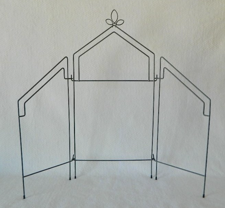 Tri-Stand Chapel Holder